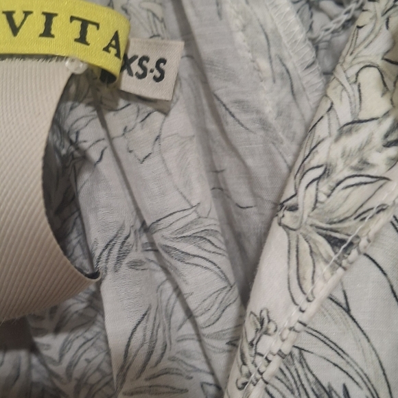 HUF Wome's Gray Tiered Gown with Bishop Sleeves - Picture 11 of 13